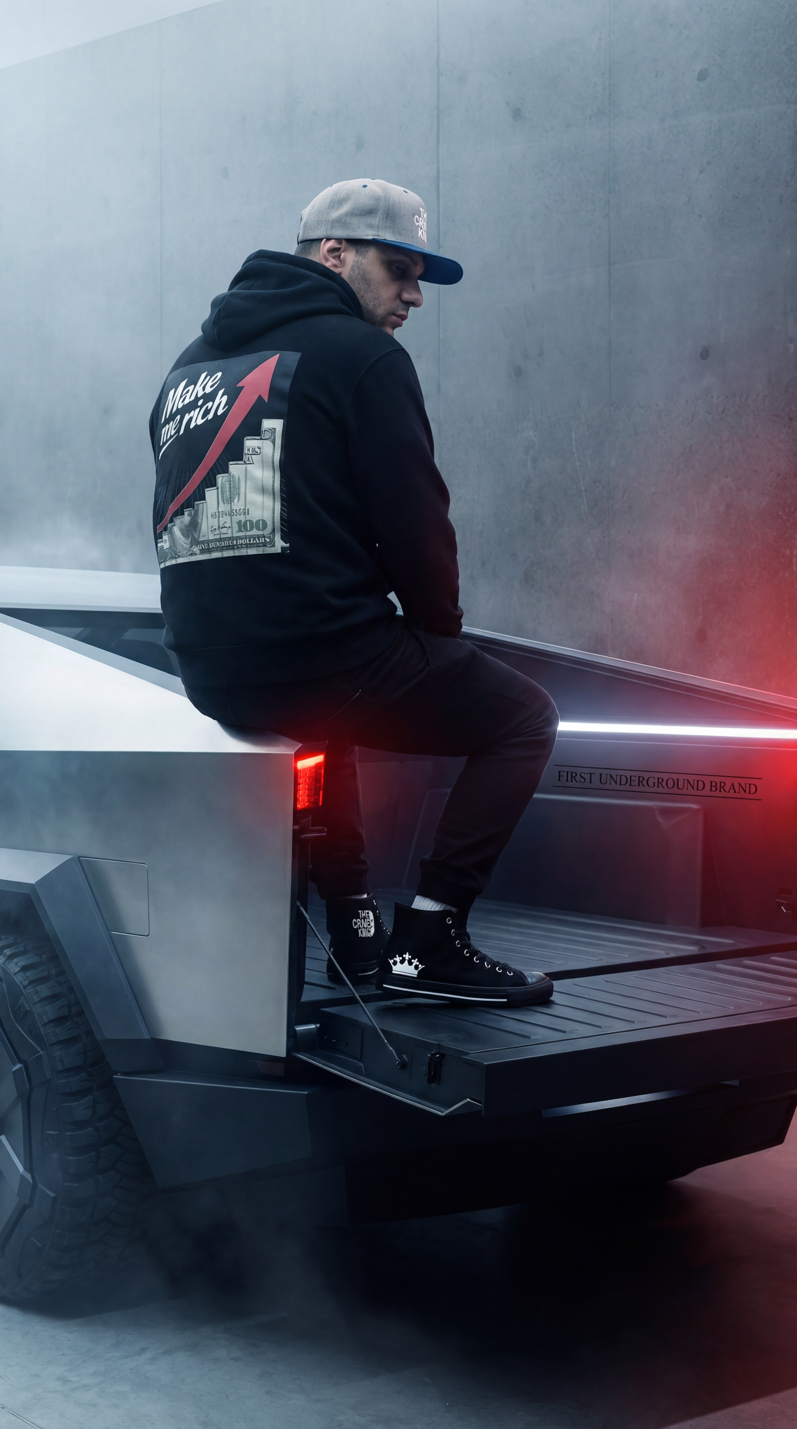 Men's Classic Sneakers "The Crime King"